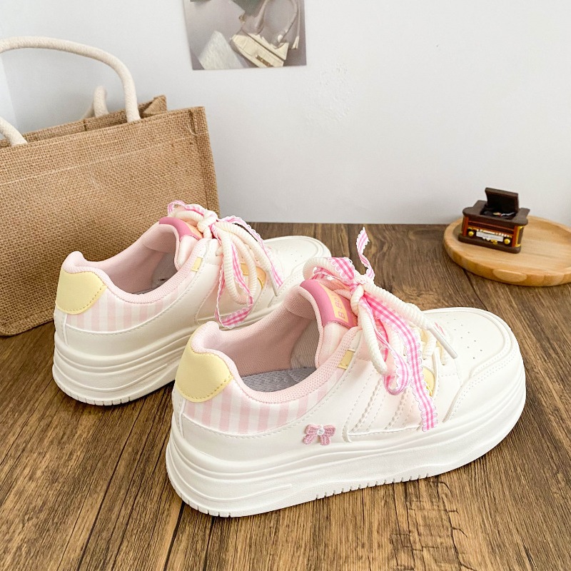 Buty typu board shoe z motywem – Sewing New recenzja i cena